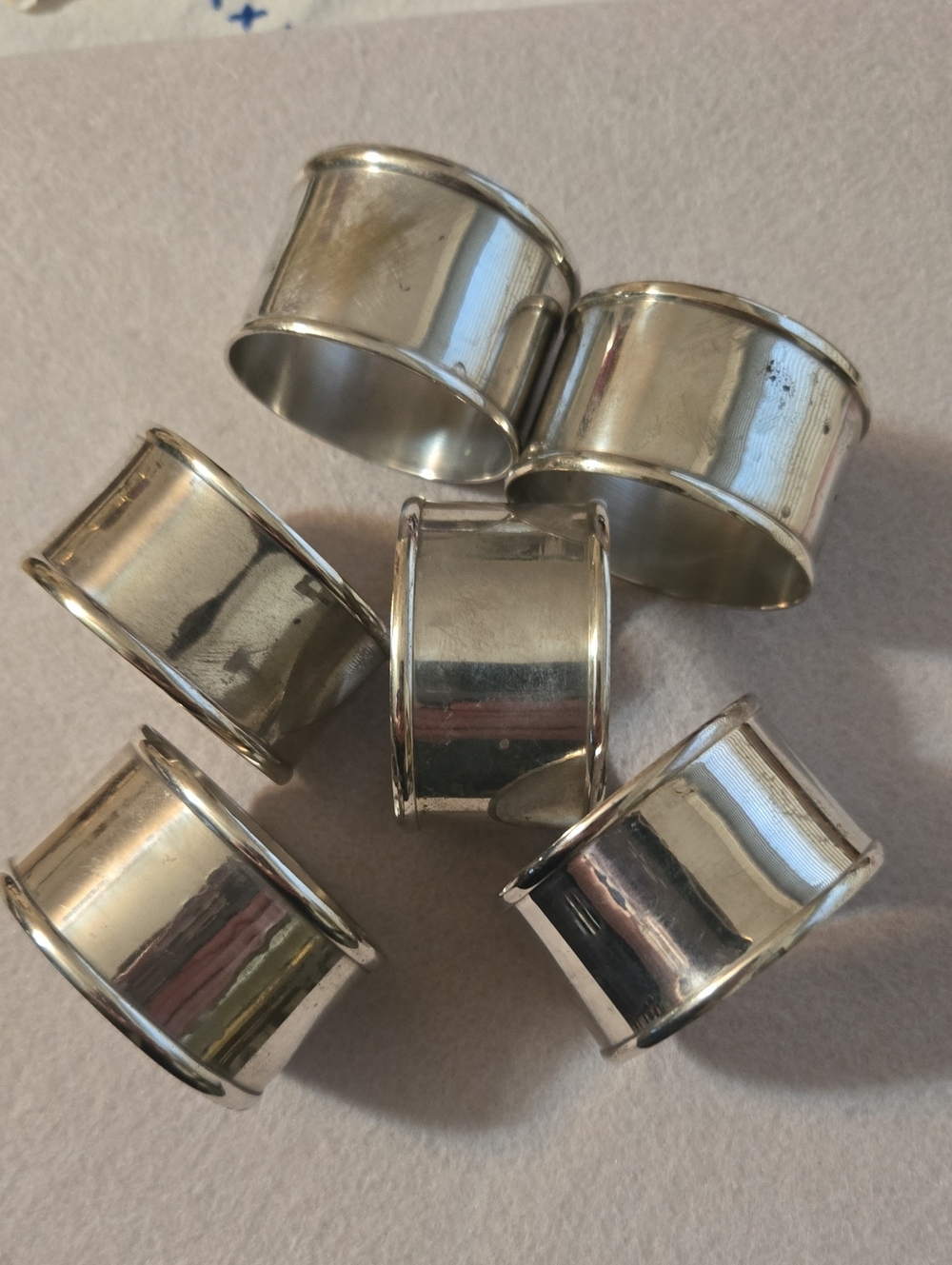 Set of 6 Silvertone Napkin Rings Vintage And Classy